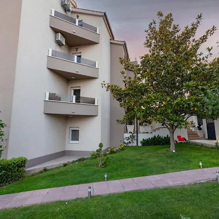 Sunny Garden Lux Split