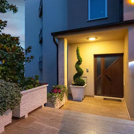 Daire Sunny Garden Lux *