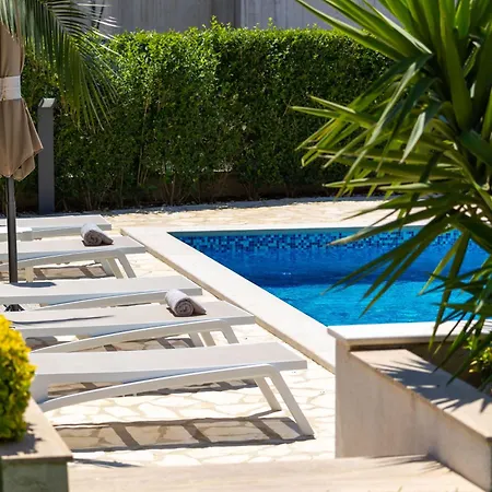 Sunny Garden Lux Daire