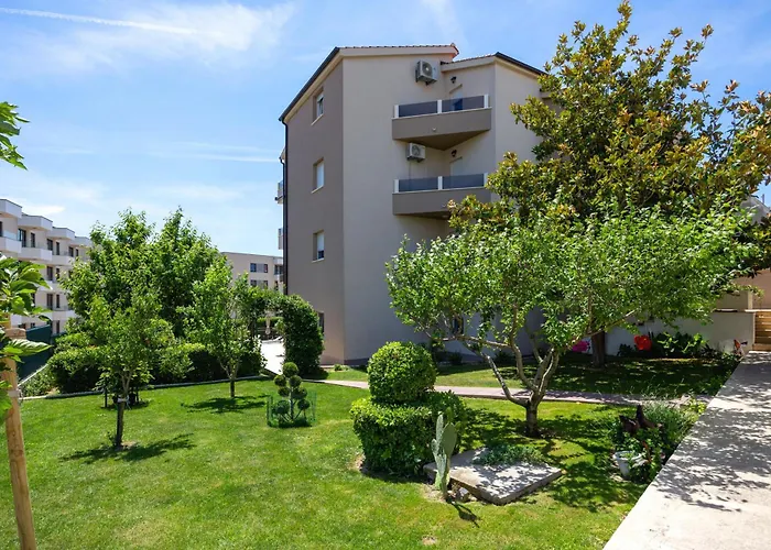 Sunny Garden Lux Apartamento *