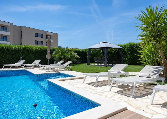 Sunny Garden Lux Apartamento