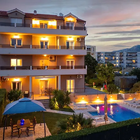 Apartment Sunny Garden Lux Split