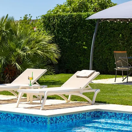 Sunny Garden Lux