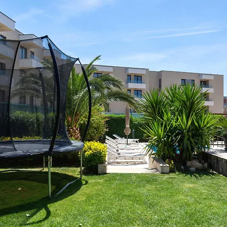 Sunny Garden Lux Apartament