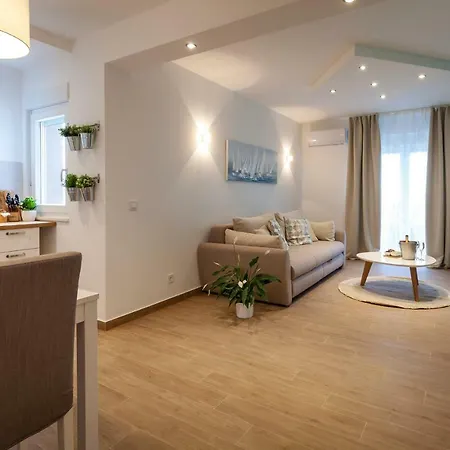 Sunny Garden Lux Apartamento