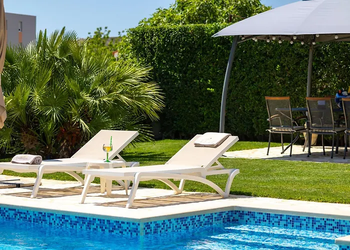 Sunny Garden Lux